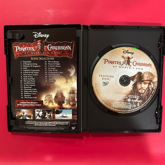 Disney's Pirates of the Caribbean: At World's End DVD - Picture 2 of 3